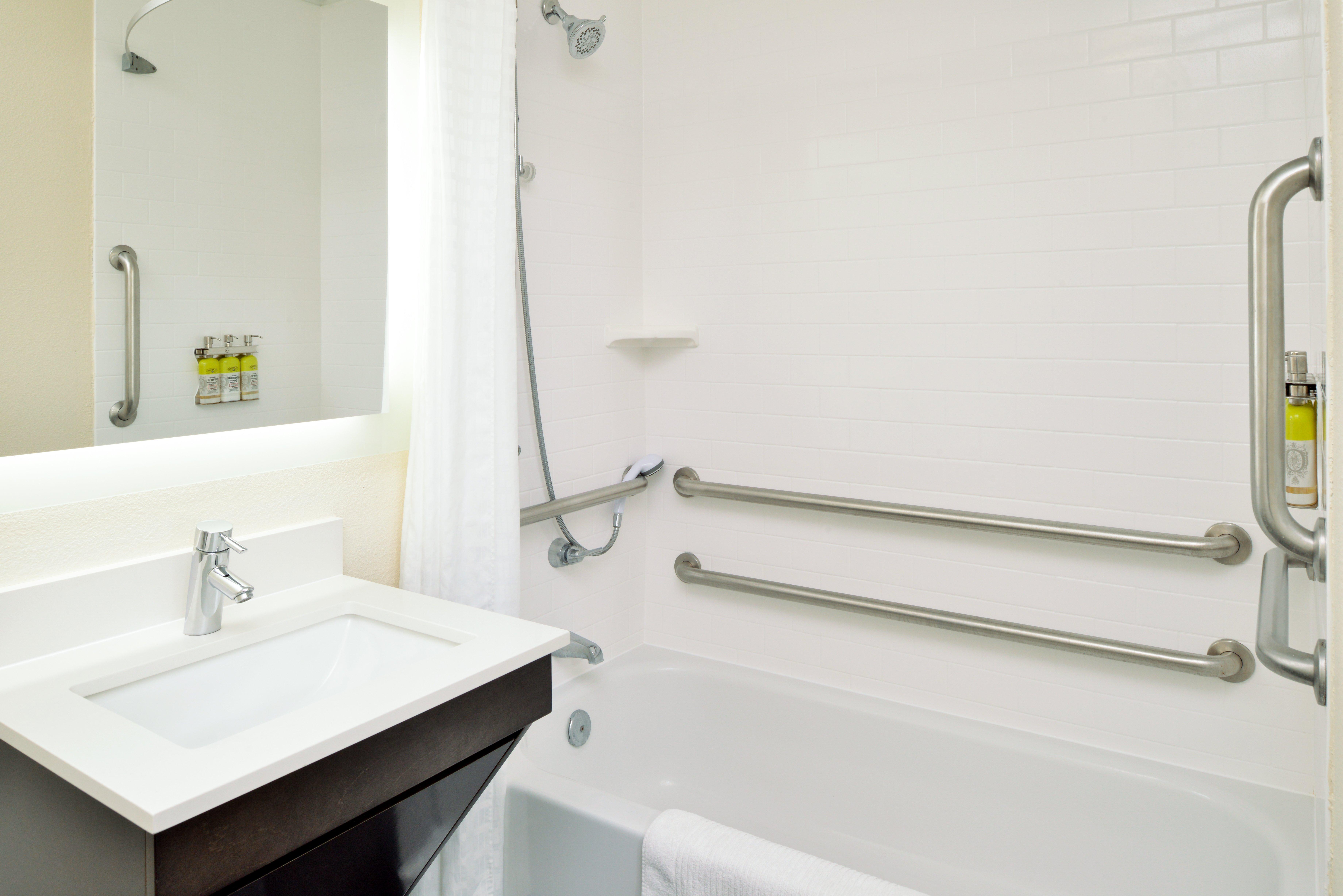 Candlewood Suites Winchester By Ihg Esterno foto